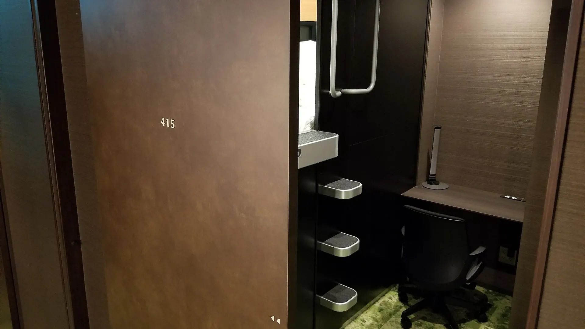Capsule hotel Glansit Akihabara Hotel Tokyo